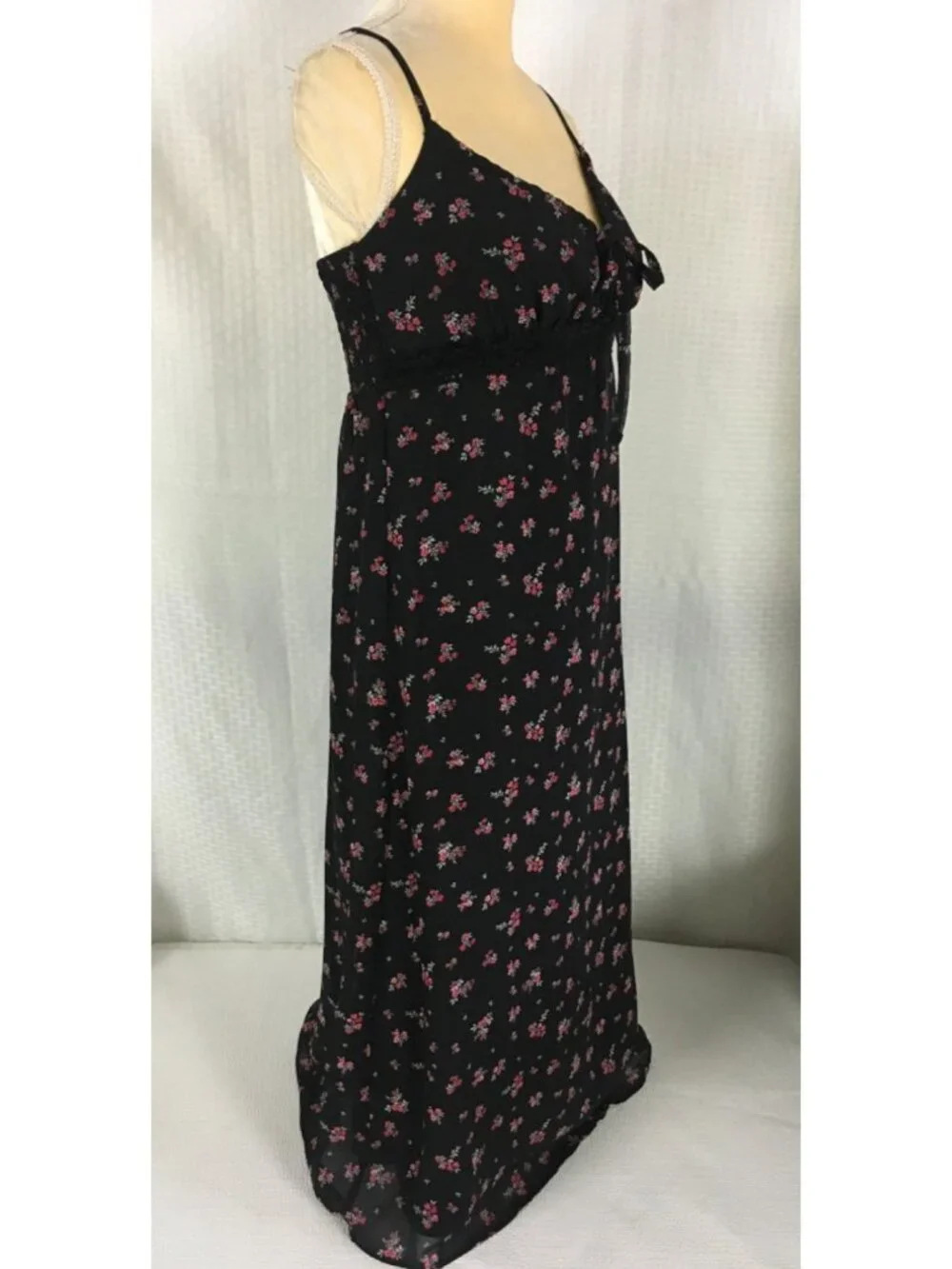 No Boundaries Dress Size M  Black w Pink Red Flowers High Waist Sleeveless New - Picture 3 of 16